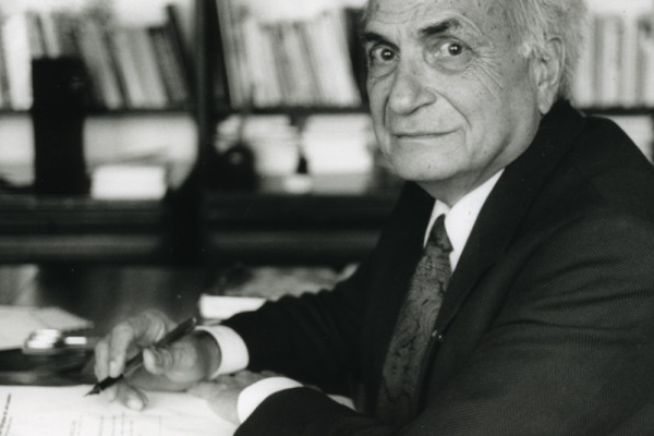 André Chouraqui (1917-2007) : avocat, écrivain, penseur et homme politique franco-israélien, connu pour sa traduction de la Bible et du Coran.